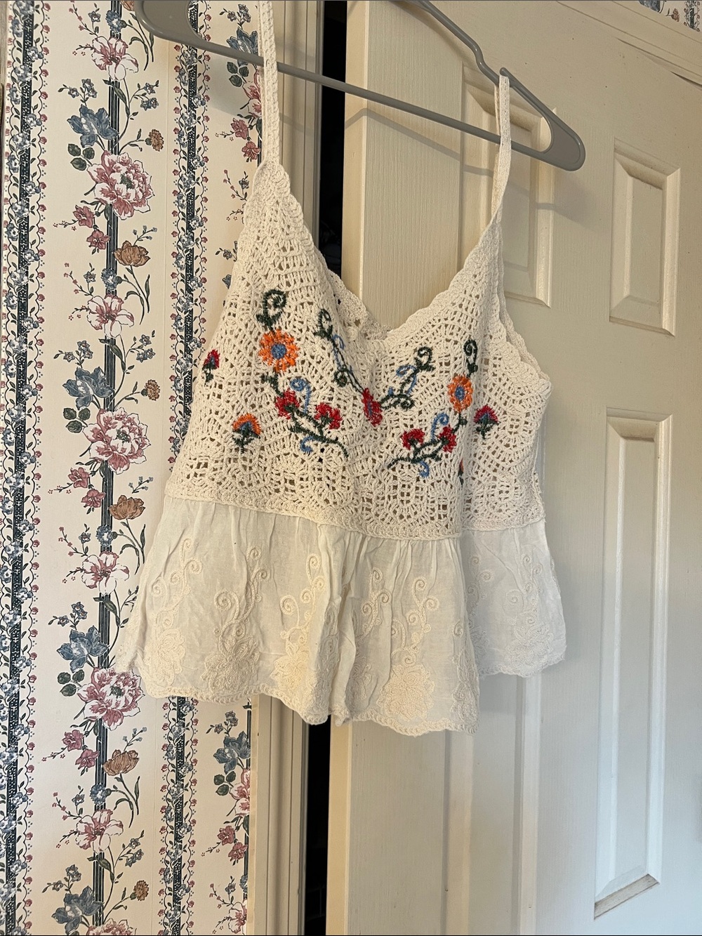 Altered State embroidery crochet top size L
